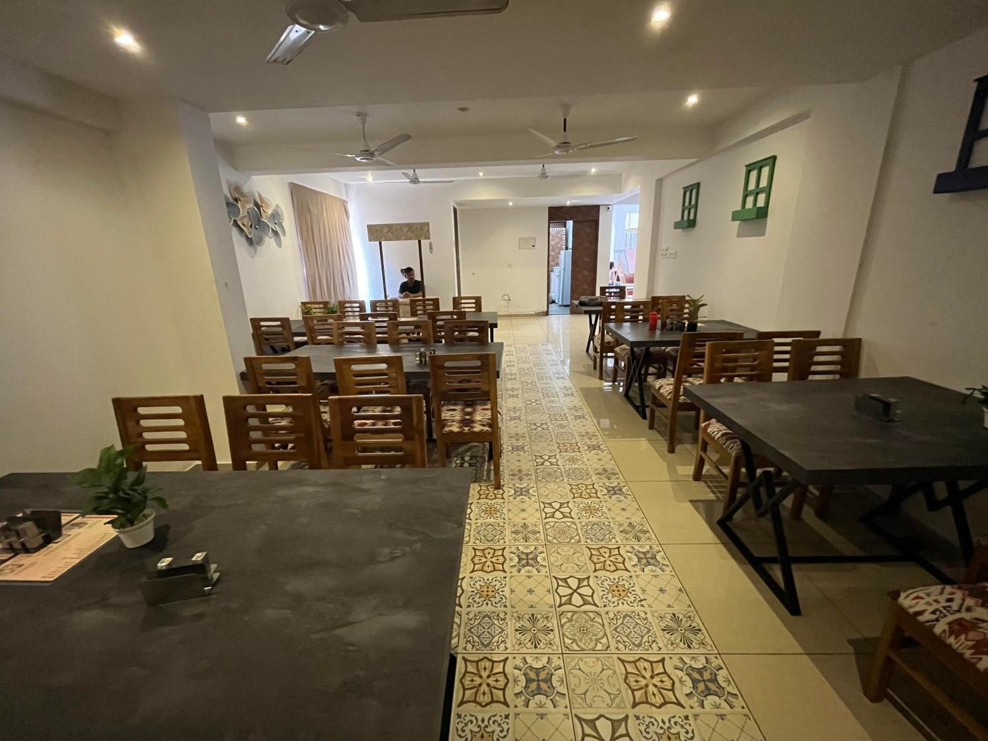 Goa Stay Hotel Calangute Extérieur photo